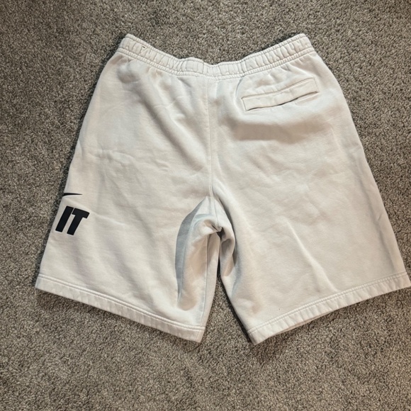 Men’s Nike Cotton Athletic Shorts - Picture 3 of 3